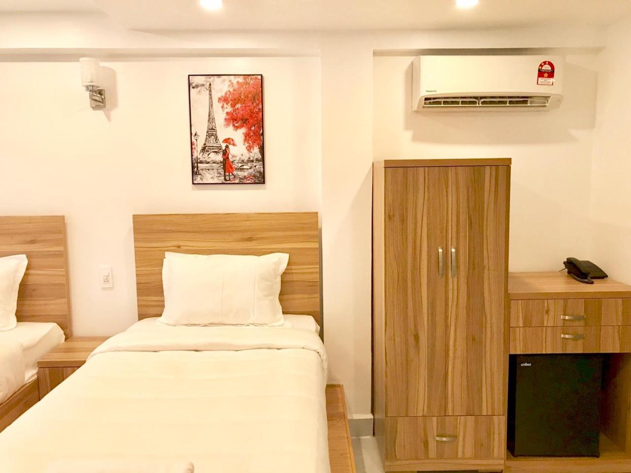 Louis Hotel - Bui Vien Walking Street Хошимин Екстериор снимка